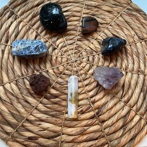 Crystal Set agate, sodalite, basalt, black agate, chalcedony, jasper + amethyst